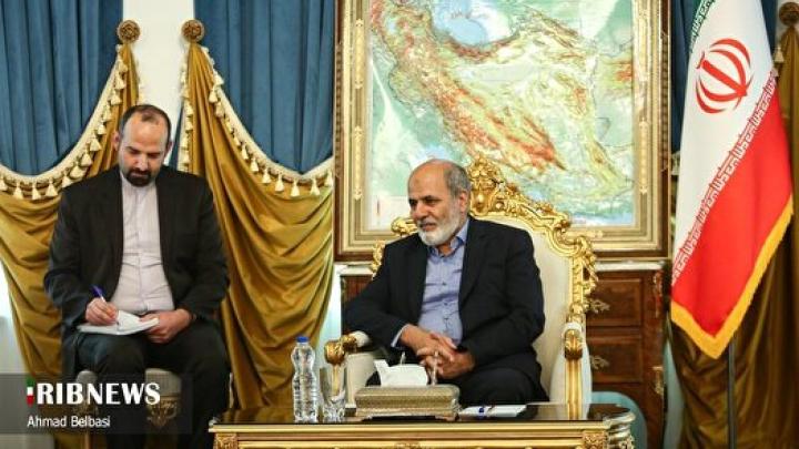 دبیر